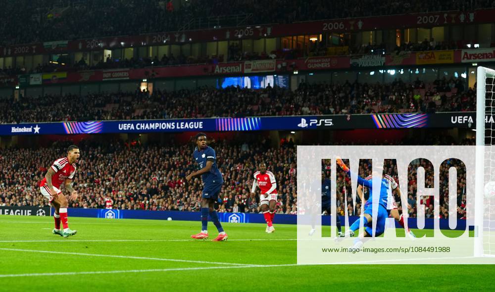 Bruno Guimaraes of Arsenal shoots wide Arsenal v Lille, UEFA Champions League, Football, Emirates Stadium, London, UK - 13 Oct 2026London Emirates Stadium United Kingdom
