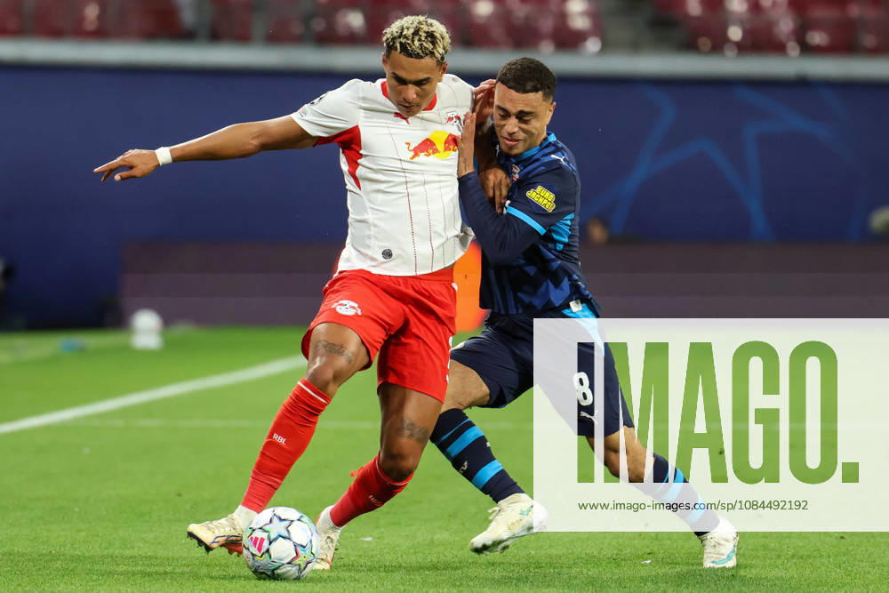 Deutschland: Fußball - UEFA Champions League - Saison 2026 - 2027, 2. Spieltag - RB Leipzig gegen PSV Eindhoven, Red Bull Arena (Leipzig): Zweikampf von Antonio Nusa (RB Leipzig, 7) und Sergino Dest (PSV Eindhoven, 8)