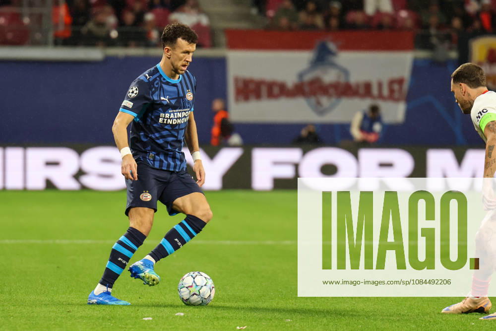 Deutschland: Fußball - UEFA Champions League - Saison 2026 - 2027, 2. Spieltag - RB Leipzig gegen PSV Eindhoven, Red Bull Arena (Leipzig): Ivan PeriÅ¡ić (PSV Eindhoven, 5) am Ball