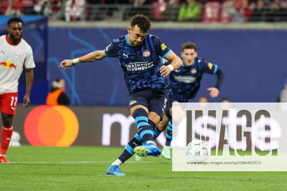 Deutschland: Fußball - UEFA Champions League - Saison 2026 - 2027, 2. Spieltag - RB Leipzig gegen PSV Eindhoven, Red Bull Arena (Leipzig): Verschossener Elfmeter von Ivan PeriÅ¡ić (PSV Eindhoven, 5)