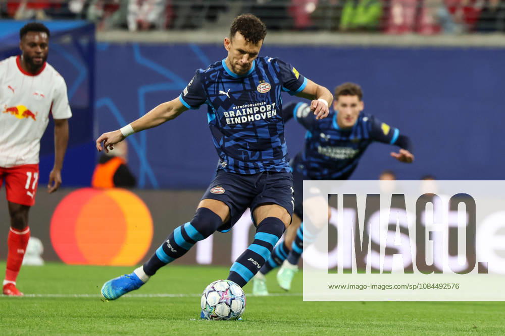 Deutschland: Fußball - UEFA Champions League - Saison 2026 - 2027, 2. Spieltag - RB Leipzig gegen PSV Eindhoven, Red Bull Arena (Leipzig): Verschossener Elfmeter von Ivan PeriÅ¡ić (PSV Eindhoven, 5)