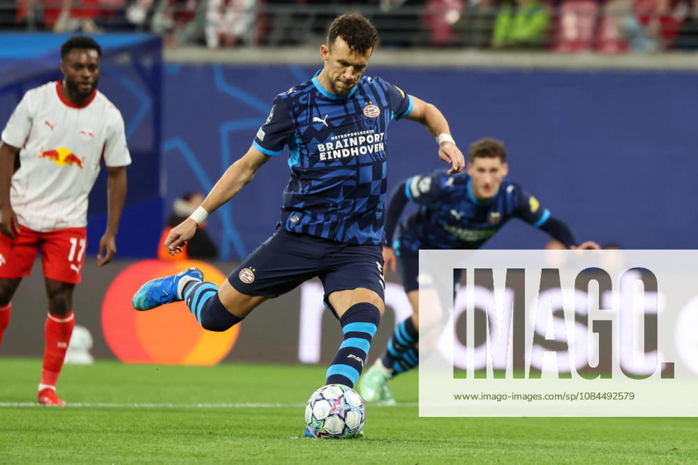 Deutschland: Fußball - UEFA Champions League - Saison 2026 - 2027, 2. Spieltag - RB Leipzig gegen PSV Eindhoven, Red Bull Arena (Leipzig): Verschossener Elfmeter von Ivan PeriÅ¡ić (PSV Eindhoven, 5)