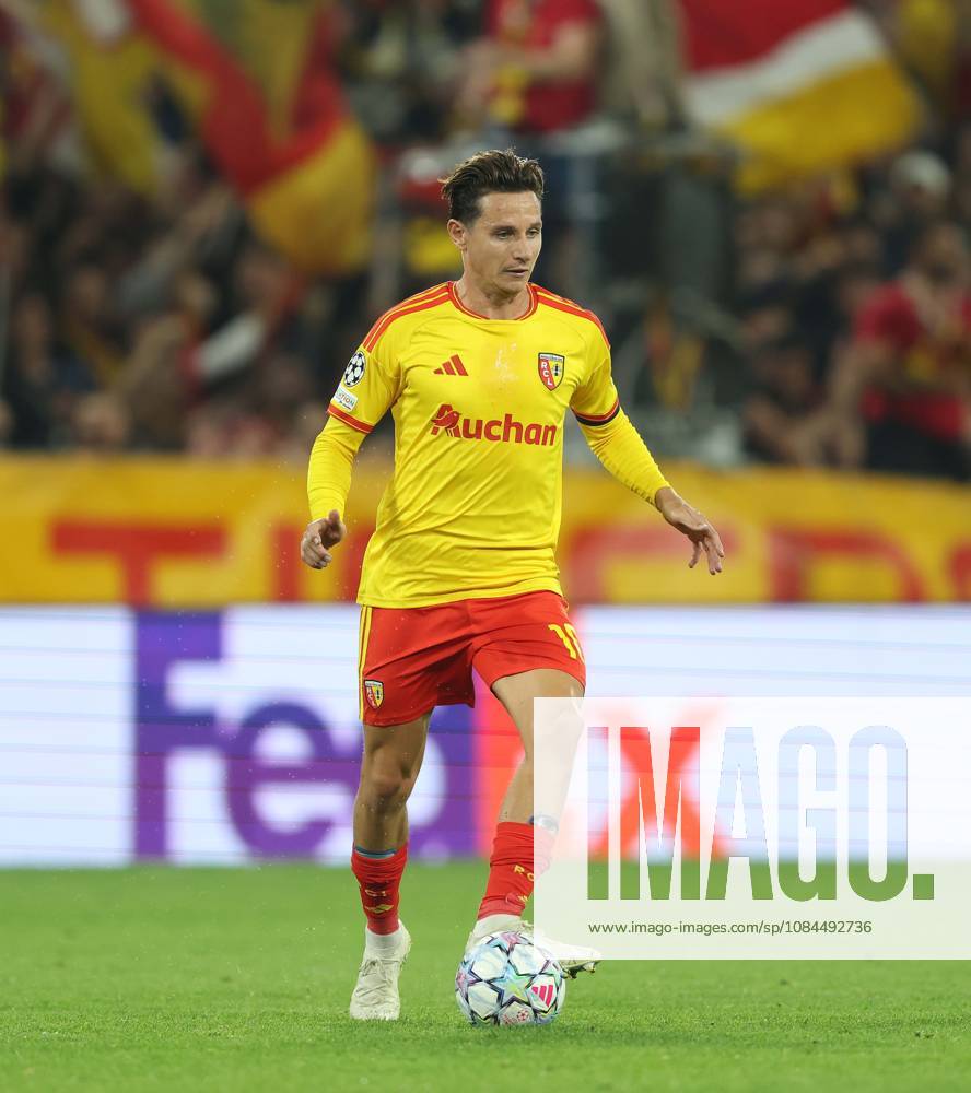 UEFA Champions League - RC Lens v Sporting Club de Portugal LENS, FRANCE, OCTOBER 13: Florian Thauvin of Lens on the ball during the UEFA Champions League 2026 27 League Phase MD2 match between RC Lens and Sporting Club de Portugal at Stade Bollaert-Delelis on October 13, 2026 in Lens, France. (Photo by Daniel Weir) Lens Stade Bollaert-Delelis France