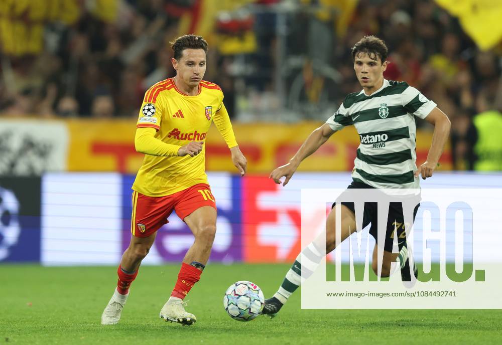 UEFA Champions League - RC Lens v Sporting Club de Portugal LENS, FRANCE, OCTOBER 13: Florian Thauvin of Lens on the ball battles with Eduardo Quaresma of Sporting CP during the UEFA Champions League 2026 27 League Phase MD2 match between RC Lens and Sporting Club de Portugal at Stade Bollaert-Delelis on October 13, 2026 in Lens, France. (Photo by Daniel Weir) Lens Stade Bollaert-Delelis France