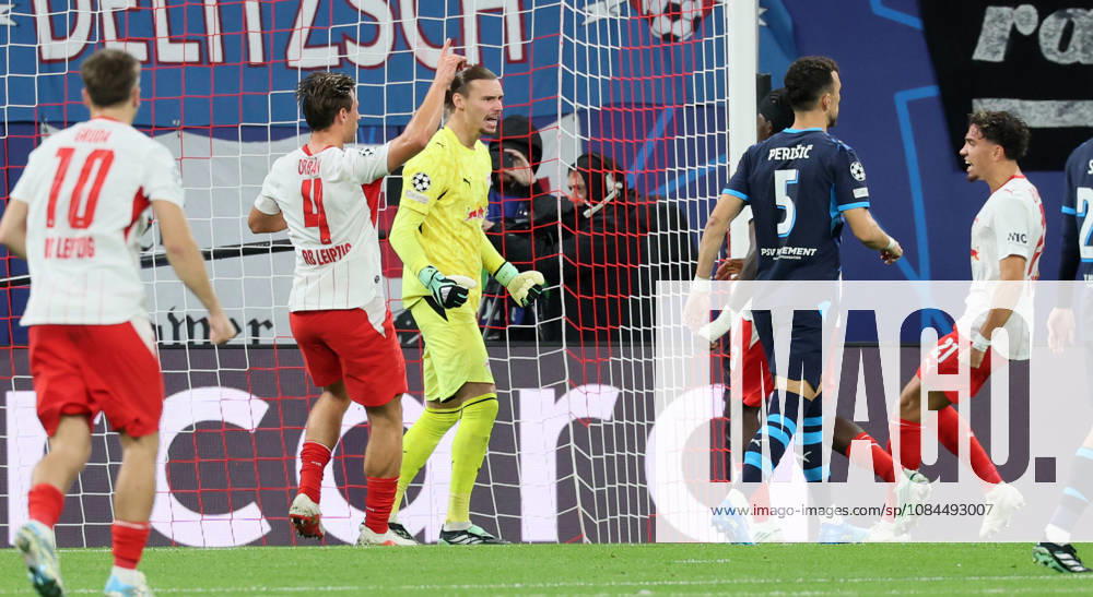 RB Leipzig - PSV Eindhoven Champions League Leipzig, 13.10.2026, Red Bull Arena, Fussball, UEFA Champions League , Gruppenphase, 2.Spieltag, RB Leipzig vs. PSV Eindhoven , Im Bild: Torwart Maarten Vandevoordt (26, RB Leipzig) pariert einen Elfmeter. , Nur zur redaktionellen Nutzung. Only editorial use. , UEFA regulations prohibit any use of photographs as image sequences and or quasi-video. ,