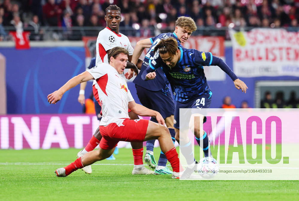 RB Leipzig - PSV Eindhoven Champions League Leipzig, 13.10.2026, Red Bull Arena, UEFA Champions League , RBLeipzig (GER) vs. PSV Eindhoven (NED) , Im Bild v.l.: Willi Orban (4, RB Leipzig) und Kodai Sano ( 24, PSV) ,