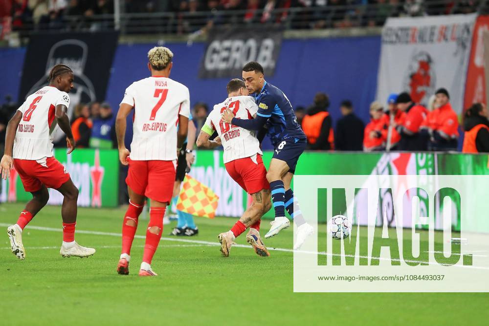 Leipzig, Sachsen, Deutschland, 13.10.2026: Red-Bull-Arena: UEFA Champions League 2026 27: RB Leipzig - PSV Eindhoven: Ezechiel Banzuzi (6, RBL), Antonio Nusa (7, RBL), David Raum (22, RBL), Sergino Dest (8, Eindhoven)