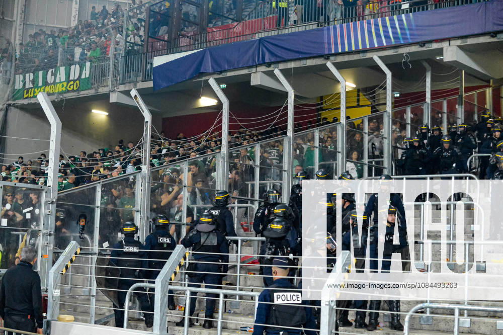 Echauffourées en fin de match entre les supporters Lensois et Portugais