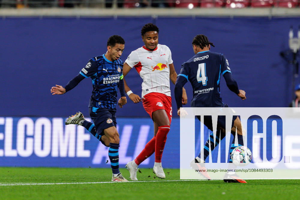 GER, Fussball, Herren, UEFA Chempionsleague 2026 2027, RB Leipzig vs. PSV Eindhoven Christopher Nkunku (RB Leipzig 28) im Zweikampf gegen Armando Obispo (PSV Eindhoven 4) Leipzig Red Bull Arena Sachsen Deutschland