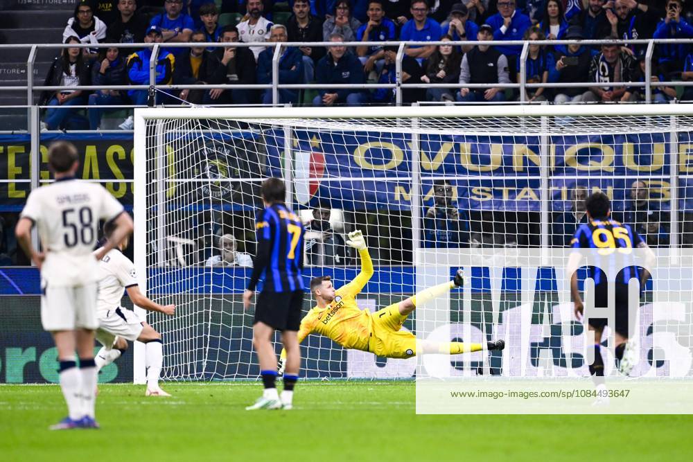 Inter Milan v Club Brugge - UEFA Champions League MILAN, ITALY - OCTOBER 13 : Tresoldi Nicolo forward of Club Brugge scoring a penalty shot during the UEFA Champions League 2026 27 League Phase matchday 2 match between Inter Milan and Club Brugge on October 13, 2026 in Milan, Italy, 13 10 2026 Milan Italy