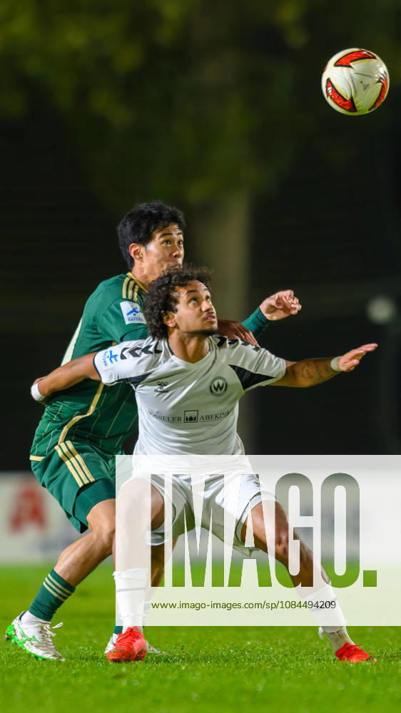 Fussball - Saison 2026 2027 - Regionalliga Bayern - 14. Spieltag: SC Eltersdorf - SV Wacker Burghausen - JoTe - - Hiroki Akimoto (20, SC Eltersdorf ) Noah Shawn Agbaje (10, SV Wacker Burghausen )