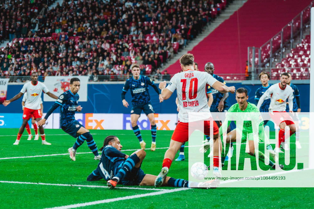 Brajan Gruda (RB Leipzig, 10) dribble RB Leipzig vs PSV Eindhoven, UEFA Champions League, Champions League, Germany, Football, 26 27, GER, Leipzig, Red Bull Arena Stadium, 13 October 2026 DFL regulations prohibit any use of photographs as image sequences and or quasi-video.DFL regulations prohibit any use of photographs as image sequences and or quasi-video. Leipzig Red Bull Arena, Leipzig Sachsen GER