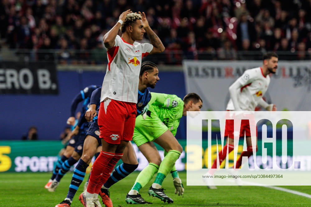 GER, Fussball, Herren, UEFA Chempionsleague 2026 2027, RB Leipzig vs. PSV Eindhoven Antonio Nusa (RB Leipzig 7) verzweifelt Leipzig Red Bull Arena Sachsen Deutschland