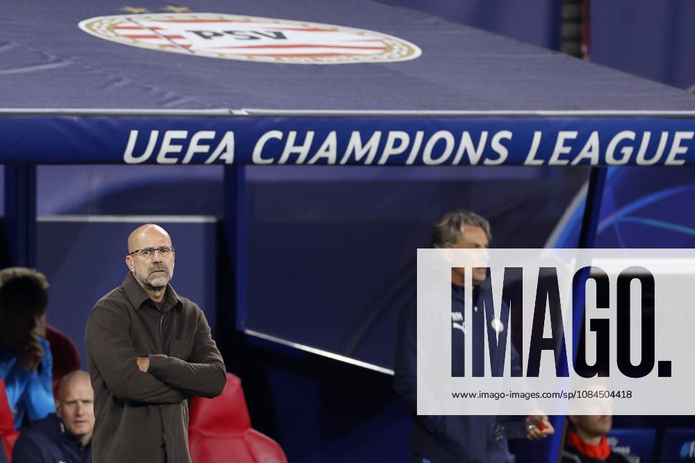 LEIPZIG - (lr) PSV Eindhoven coach Peter Bosz, PSV Eindhoven assistant coach Rob Maas during the UEFA Champions League match between RB Leipzig and PSV Eindhoven at the RB Arena on October 13, 2026 in Leipzig, Germany. MAURICE VAN STEEN ANP ANPxSportx IVx 572371001 originalFilename: 572371001