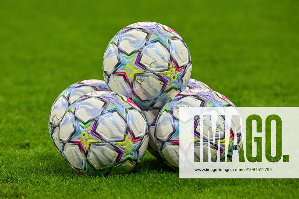 Inter v Club Brugge, UEFA Champions League football, Milano, Italy Milano, Italy. 13th, October 2026. Match balls from Adidas seen at the UEFA Champions League match between Inter and Club Brugge at Giuseppe Meazza in Milano. Italy, Milano, Giuseppe Meazza