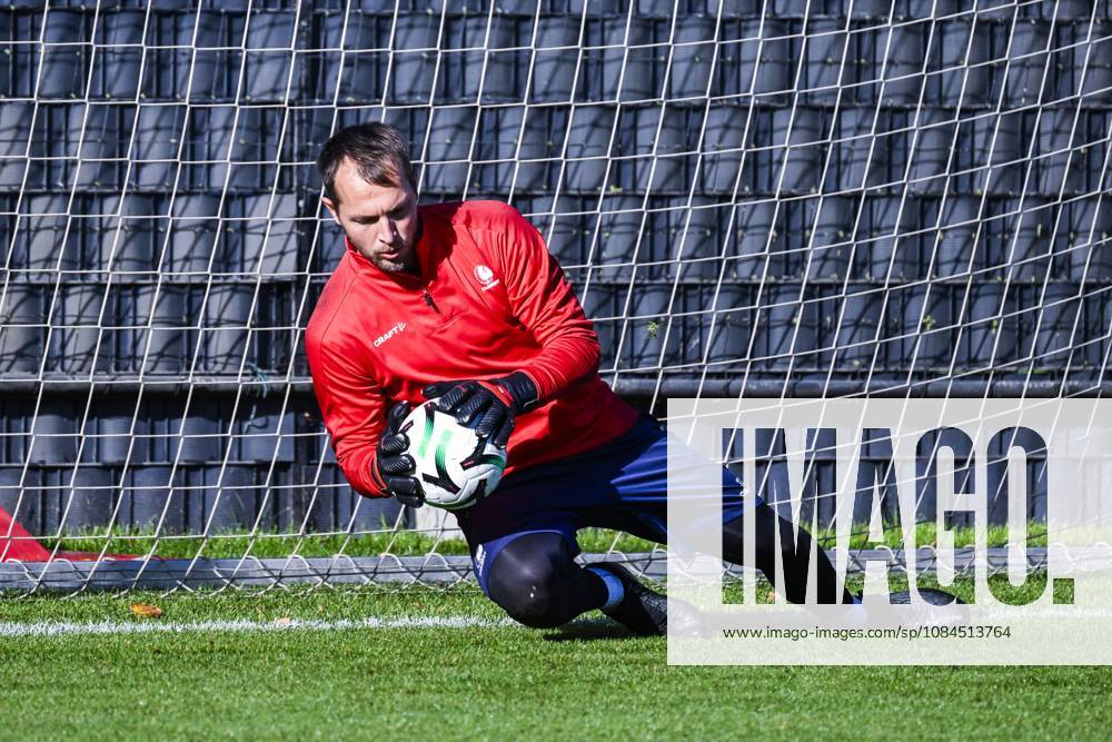 Gent s goalkeeper Davy Roef pictured in action during a training session of Belgian soccer team KAA Gent, Wednesday 14 October 2026 in Gent. The team is preparing for the opening match of the UEFA Conference League league phase against Danish Aarhus GF tomorrow. TOMxGOYVAERT x189775807x