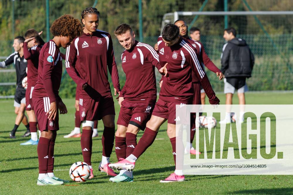 Anderlecht s players pictured in action during a training session of Belgian soccer team RSC Anderlecht, Wednesday 14 October 2026 in Brussels. The team is preparing for the second match of the UEFA Europa League league phase against Croatian GNK Dinamo Zagreb tomorrow. KURTxDESPLENTER x189777845x