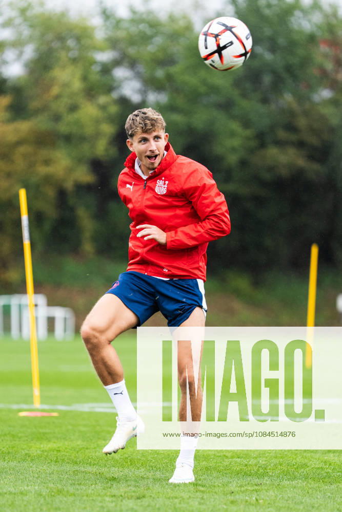 SOCCER - UEFA EL, RBS vs Milan SALZBURG,AUSTRIA,14.OCT.26 - SOCCER - UEFA Europa League, Red Bull Salzburg vs AC Milan, preview, training RBS. Image shows Jesper Lindstrom (RBS). GEPAxpictures Arellano