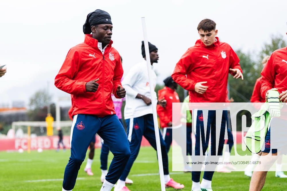 SOCCER - UEFA EL, RBS vs Milan SALZBURG,AUSTRIA,14.OCT.26 - SOCCER - UEFA Europa League, Red Bull Salzburg vs AC Milan, preview, training RBS. Image shows Edmund Baidoo (RBS). GEPAxpictures Arellano