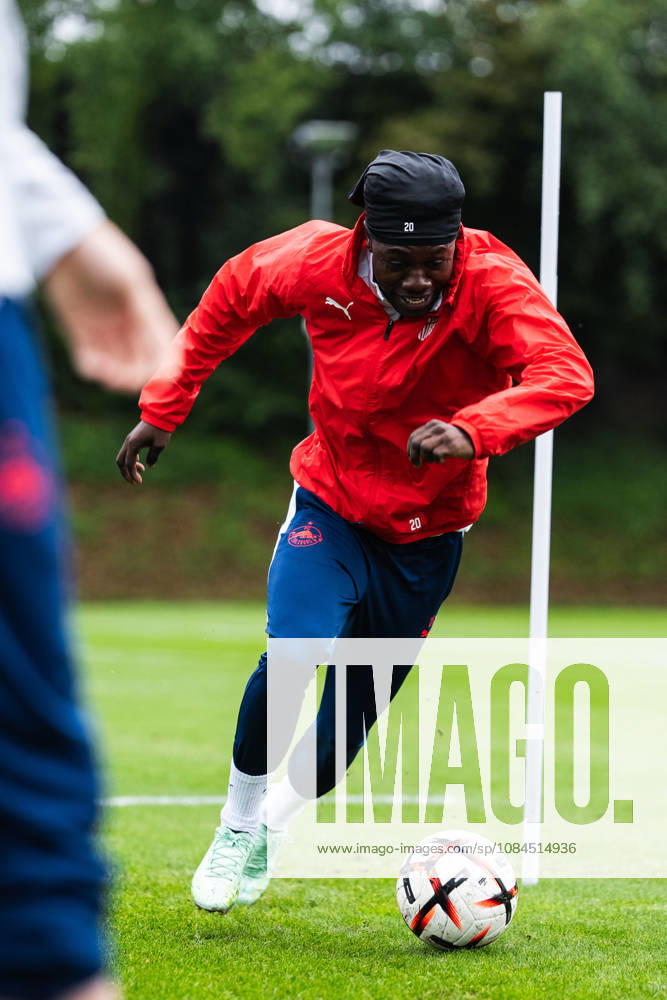 SOCCER - UEFA EL, RBS vs Milan SALZBURG,AUSTRIA,14.OCT.26 - SOCCER - UEFA Europa League, Red Bull Salzburg vs AC Milan, preview, training RBS. Image shows Edmund Baidoo (RBS). GEPAxpictures Arellano