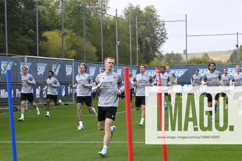 Hoffenheim complete preparations for UEFA Europa League clash with Besiktas SINSHEIM, GERMANY - OCTOBER 14: Hoffenheim players take part in a training drill at the club s facilities under head coach Christian Ilzer ahead of their UEFA Europa League Matchday 2 game against Besiktas in Sinsheim, Germany, on October 14, 2026. Halil Sagirkaya Anadolu Sinsheim Germany. Editorial use only. Please get in touch for any other usage.