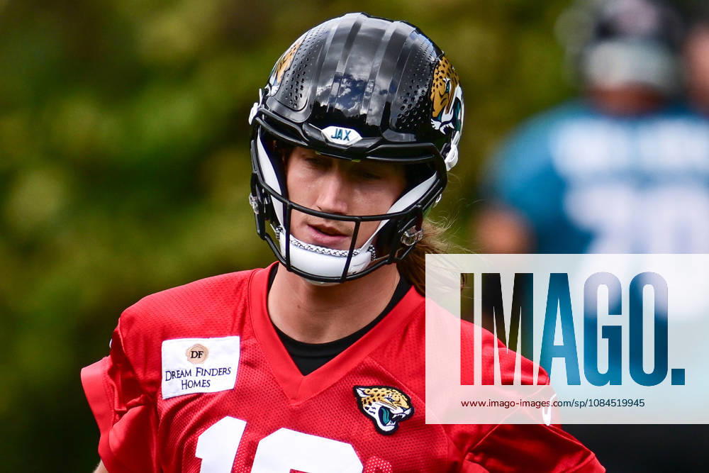 Jacksonville Jaguars, Press and Training Jacksonville Jaguars quarterback Trevor Lawrence (16) during the press conference, PK, Pressekonferenz practise session for Jacksonville Jaguars at the Grove Hotel, Chandler s Cross, UK on 14 October 2026. Chandler s Cross Grove Hotel Hertfordshire UK Editorial use only ,