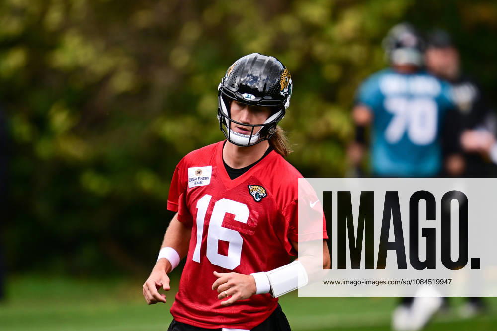 Jacksonville Jaguars, Press and Training Jacksonville Jaguars quarterback Trevor Lawrence (16) during the press conference, PK, Pressekonferenz practise session for Jacksonville Jaguars at the Grove Hotel, Chandler s Cross, UK on 14 October 2026. Chandler s Cross Grove Hotel Hertfordshire UK Editorial use only ,