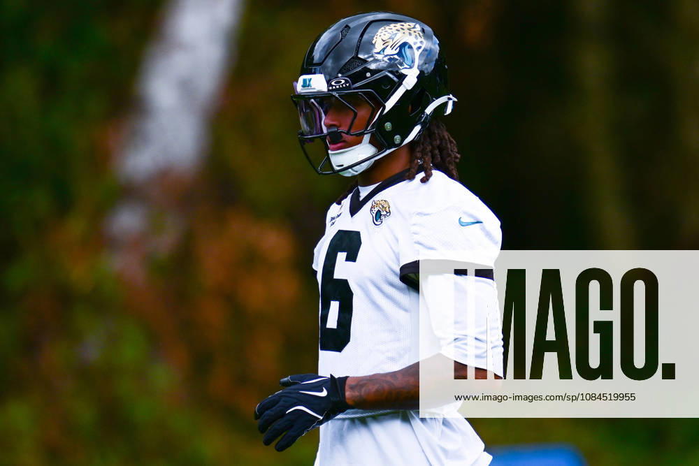 Jacksonville Jaguars, Press and Training Jacksonville Jaguars defensive back Antonio Johnson (6) during the press conference, PK, Pressekonferenz practise session for Jacksonville Jaguars at the Grove Hotel, Chandler s Cross, UK on 14 October 2026. Chandler s Cross Grove Hotel Hertfordshire UK Editorial use only ,