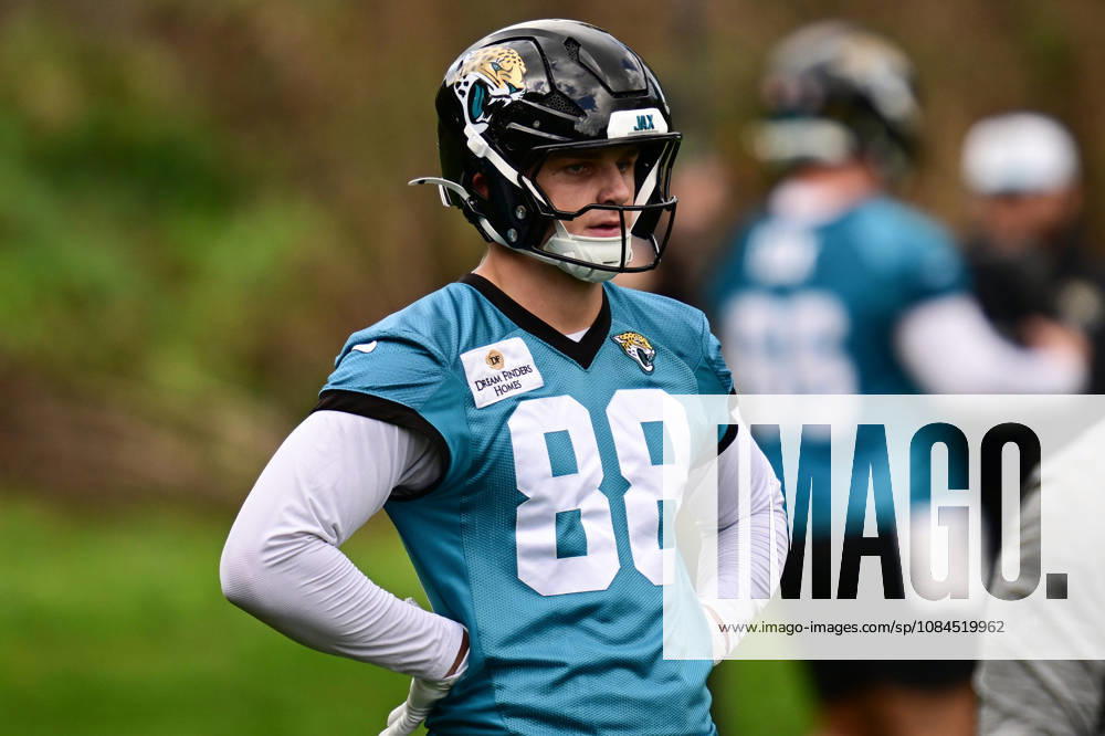 Jacksonville Jaguars, Press and Training Jacksonville Jaguars tight end Tanner Koziol (88) during the press conference, PK, Pressekonferenz practise session for Jacksonville Jaguars at the Grove Hotel, Chandler s Cross, UK on 14 October 2026. Chandler s Cross Grove Hotel Hertfordshire UK Editorial use only ,