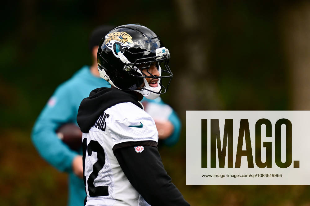 Jacksonville Jaguars, Press and Training Jacksonville Jaguars safety Cam Ron Silmon-Craig (42) during the press conference, PK, Pressekonferenz practise session for Jacksonville Jaguars at the Grove Hotel, Chandler s Cross, UK on 14 October 2026. Chandler s Cross Grove Hotel Hertfordshire UK Editorial use only ,
