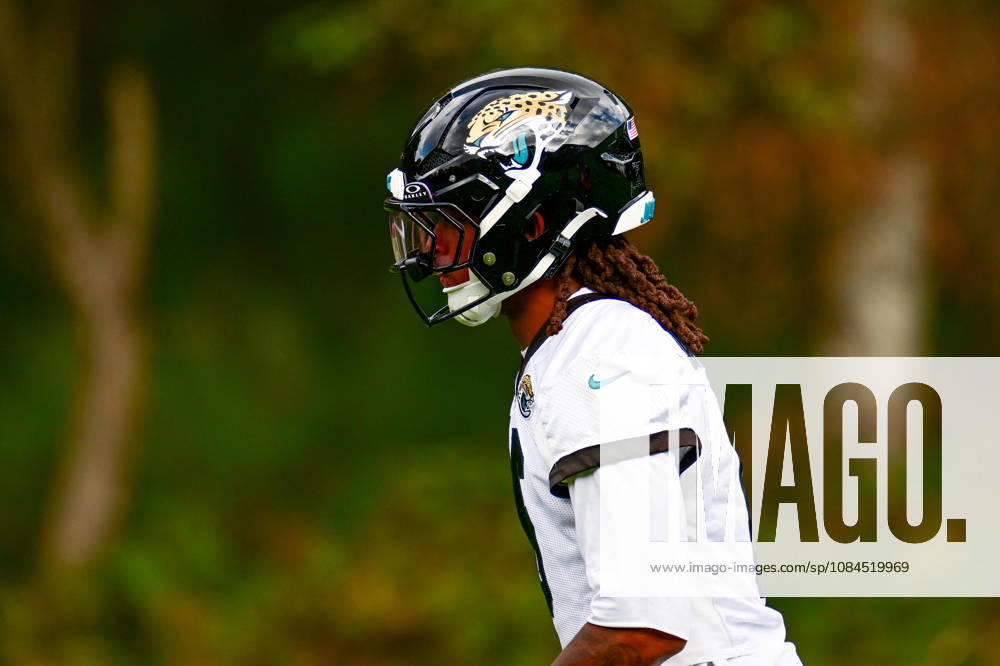 Jacksonville Jaguars, Press and Training Jacksonville Jaguars defensive back Antonio Johnson (6) during the press conference, PK, Pressekonferenz practise session for Jacksonville Jaguars at the Grove Hotel, Chandler s Cross, UK on 14 October 2026. Chandler s Cross Grove Hotel Hertfordshire UK Editorial use only ,