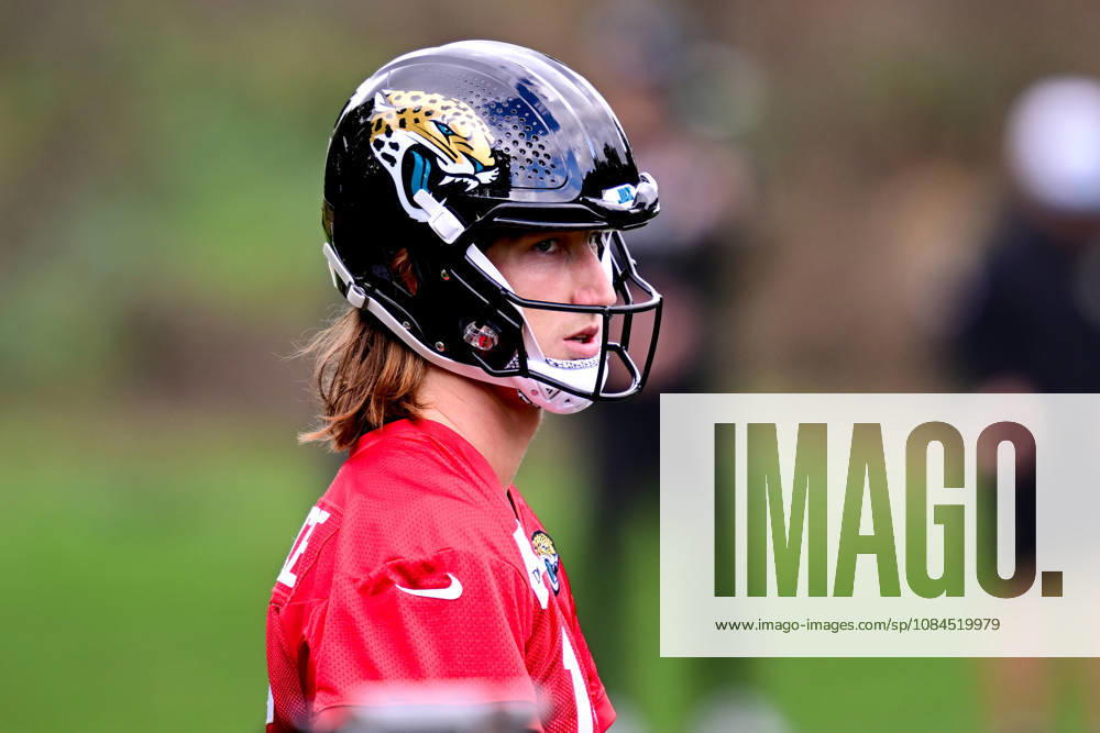 Jacksonville Jaguars, Press and Training Jacksonville Jaguars quarterback Trevor Lawrence (16) during the press conference, PK, Pressekonferenz practise session for Jacksonville Jaguars at the Grove Hotel, Chandler s Cross, UK on 14 October 2026. Chandler s Cross Grove Hotel Hertfordshire UK Editorial use only ,