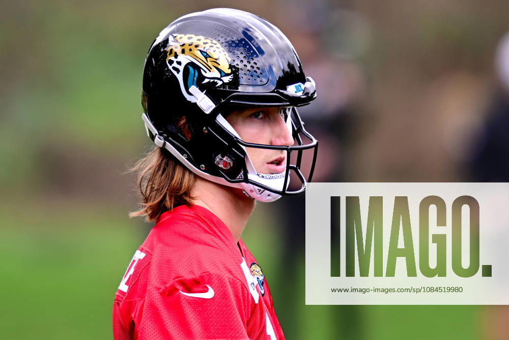 Jacksonville Jaguars, Press and Training Jacksonville Jaguars quarterback Trevor Lawrence (16) during the press conference, PK, Pressekonferenz practise session for Jacksonville Jaguars at the Grove Hotel, Chandler s Cross, UK on 14 October 2026. Chandler s Cross Grove Hotel Hertfordshire UK Editorial use only ,
