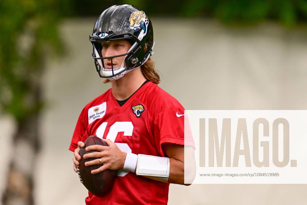 Jacksonville Jaguars, Press and Training Jacksonville Jaguars quarterback Trevor Lawrence (16) during the press conference, PK, Pressekonferenz practise session for Jacksonville Jaguars at the Grove Hotel, Chandler s Cross, UK on 14 October 2026. Chandler s Cross Grove Hotel Hertfordshire UK Editorial use only ,