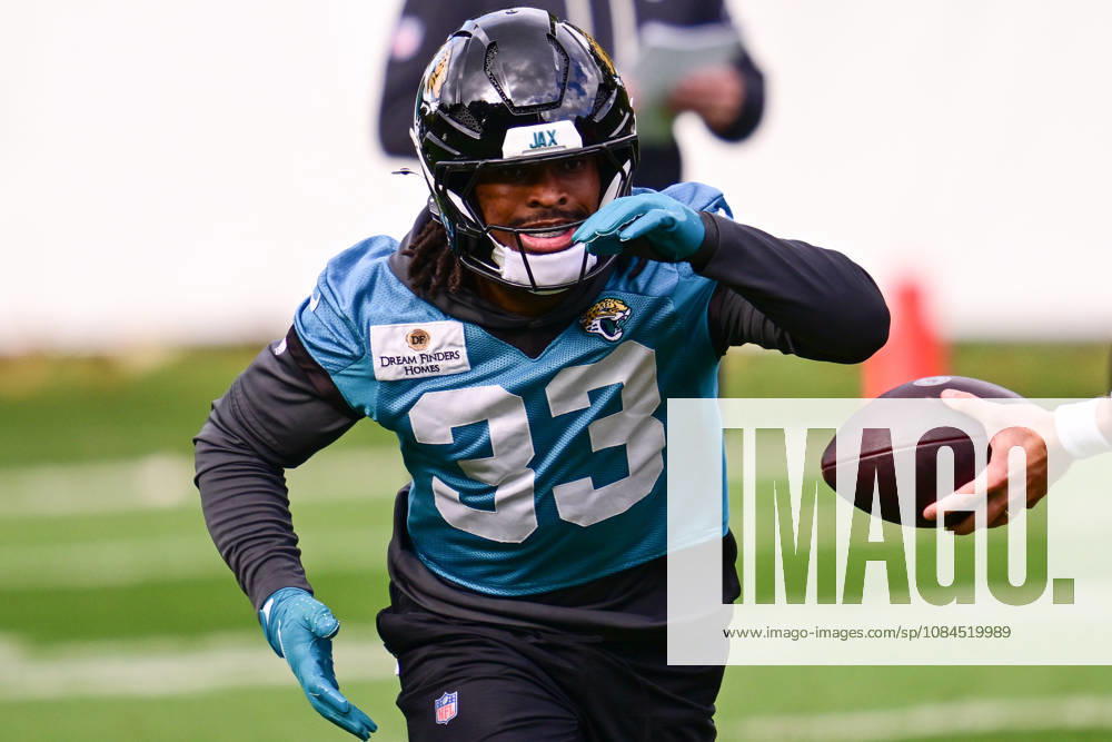 Jacksonville Jaguars, Press and Training Jacksonville Jaguars running back Bhayshul Tuten (33) during the press conference, PK, Pressekonferenz practise session for Jacksonville Jaguars at the Grove Hotel, Chandler s Cross, UK on 14 October 2026. Chandler s Cross Grove Hotel Hertfordshire UK Editorial use only ,