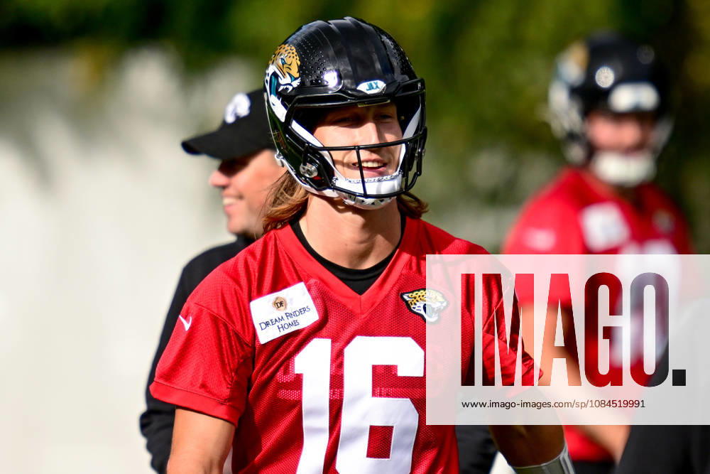 Jacksonville Jaguars, Press and Training Jacksonville Jaguars quarterback Trevor Lawrence (16) during the press conference, PK, Pressekonferenz practise session for Jacksonville Jaguars at the Grove Hotel, Chandler s Cross, UK on 14 October 2026. Chandler s Cross Grove Hotel Hertfordshire UK Editorial use only ,