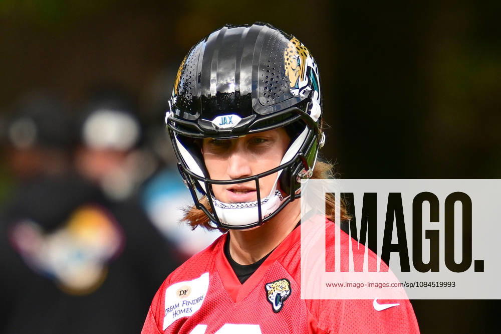 Jacksonville Jaguars, Press and Training Jacksonville Jaguars quarterback Trevor Lawrence (16) during the press conference, PK, Pressekonferenz practise session for Jacksonville Jaguars at the Grove Hotel, Chandler s Cross, UK on 14 October 2026. Chandler s Cross Grove Hotel Hertfordshire UK Editorial use only ,
