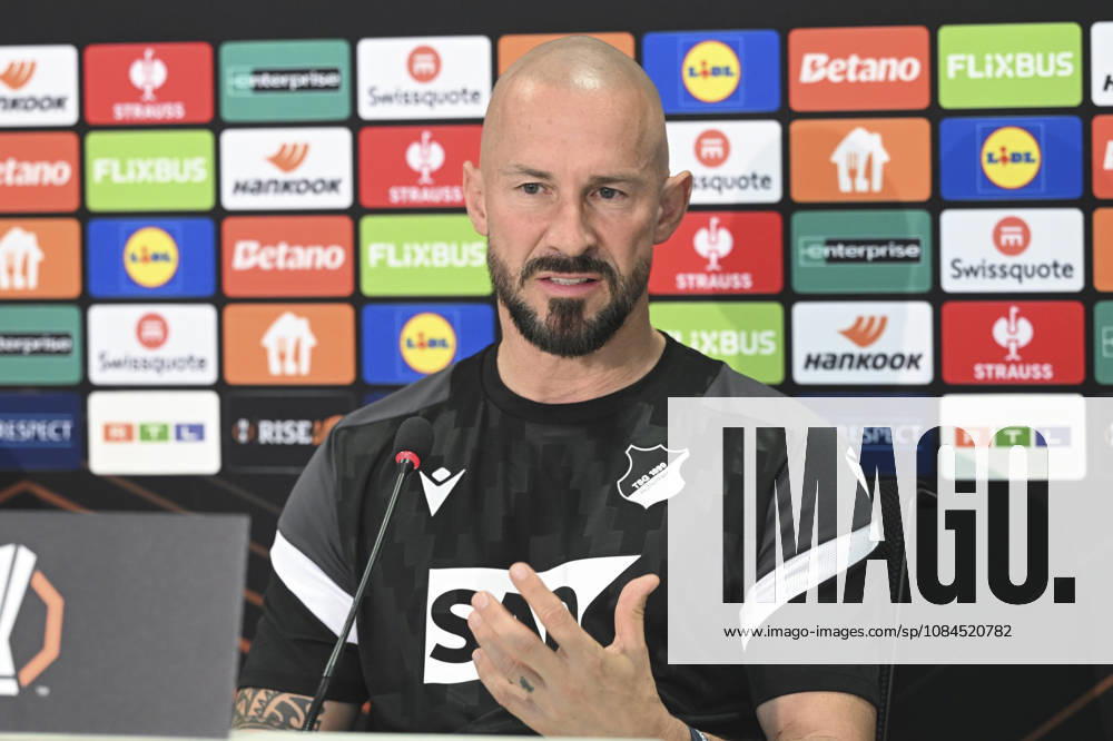 Hoffenheim s press conference, PK, Pressekonferenz ahead of Besiktas match SINSHEIM, GERMANY - OCTOBER 14: Hoffenheim head coach Christian Ilzer (seen), and defender Ozan Kabak speak during a press conference ahead of their UEFA Europa League Week 2 match against Besiktas, on October 14, 2026 in Sinsheim, Germany Halil Sagirkaya Anadolu Sinsheim Germany. Editorial use only. Please get in touch for any other usage.