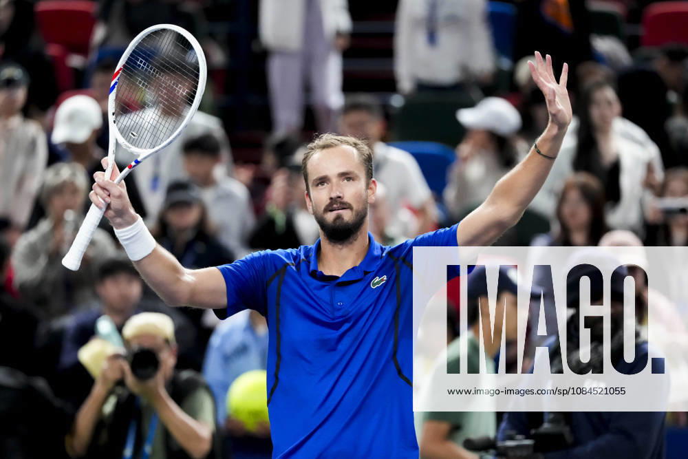 (261014) -- SHANGHAI, Oct. 14, 2026 -- Daniil Medvedev of Russia waves to spectators after winning the men s round of 16 match against Stefanos Tsitsipas of Greece at the 2026 ATP, Tennis Herren tour Shanghai Masters tennis tournament in Shanghai, China, Oct. 14, 2026. ) (SP)CHINA-SHANGHAI-TENNIS-SHANGHAI MASTERS-MEN S SINGLES (CN) WangxXiang
