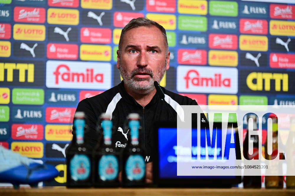 Fußball, Herren, 2.BL (Bundesliga), Saison 2026 2027, Holstein Kiel Pressekonferenz mit Trainer Tim Walter vor dem Spiel am Freitag gegen Hertha BSC Berlin, KSV Tim Walter bei der PK Kiel, nähe Holstein-Stadion Holstein-Stadion, Presseraum Schleswig-Holstein Deutschland