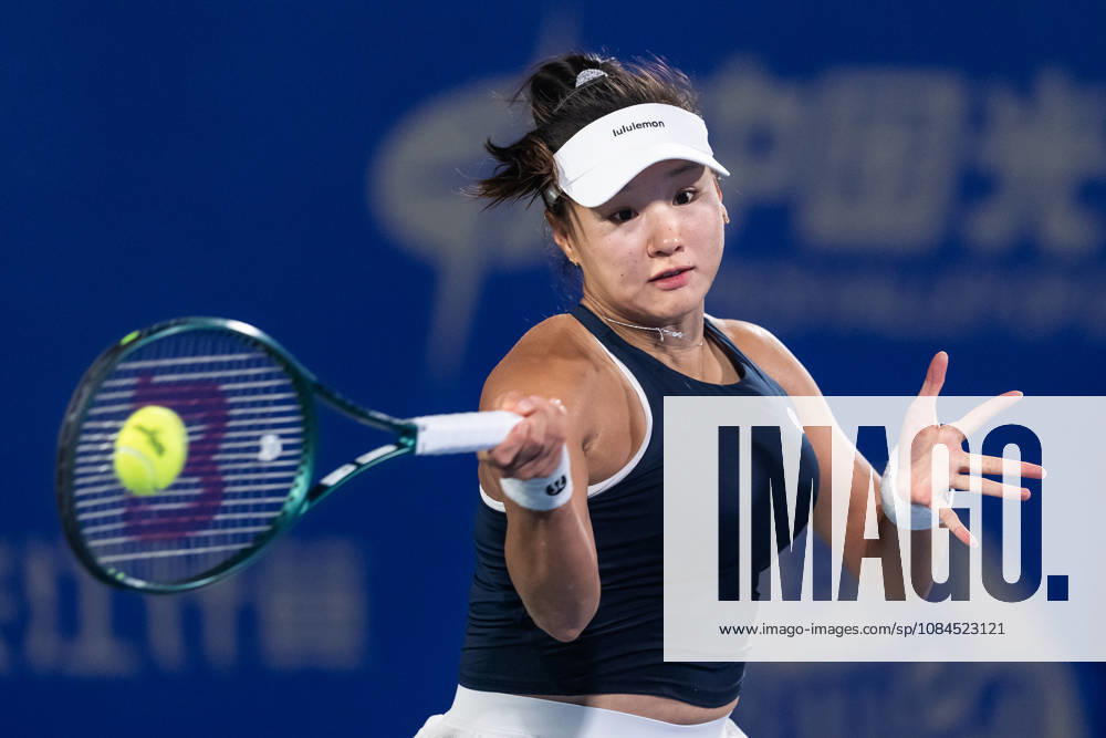Hanyu Guo of China plays against Katie Volynets of USA ( not in view) during the Wuhan Open final match at the Optics Valley International Tennis Center. Hanyu Guo defeated Katie Volynets with a score of 6-4, 4-6, 7-6. Wuhan China - ZUMAs197 20261014_aaa_s197_095