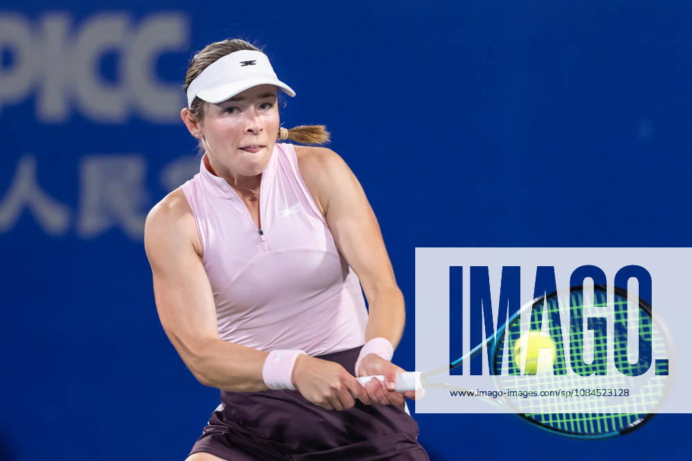 Katie Volynets of USA plays against Hanyu Guo of China ( not in view) during the Wuhan Open final match at the Optics Valley International Tennis Center. Hanyu Guo defeated Katie Volynets with a score of 6-4, 4-6, 7-6. 2026 WTA, Tennis Damen Wuhan Open: Hanyu Guo Vs Katie Volynets In Wuhan, China - 14 Oct 2026 - ZUMAs197 20261014_aaa_s197_100