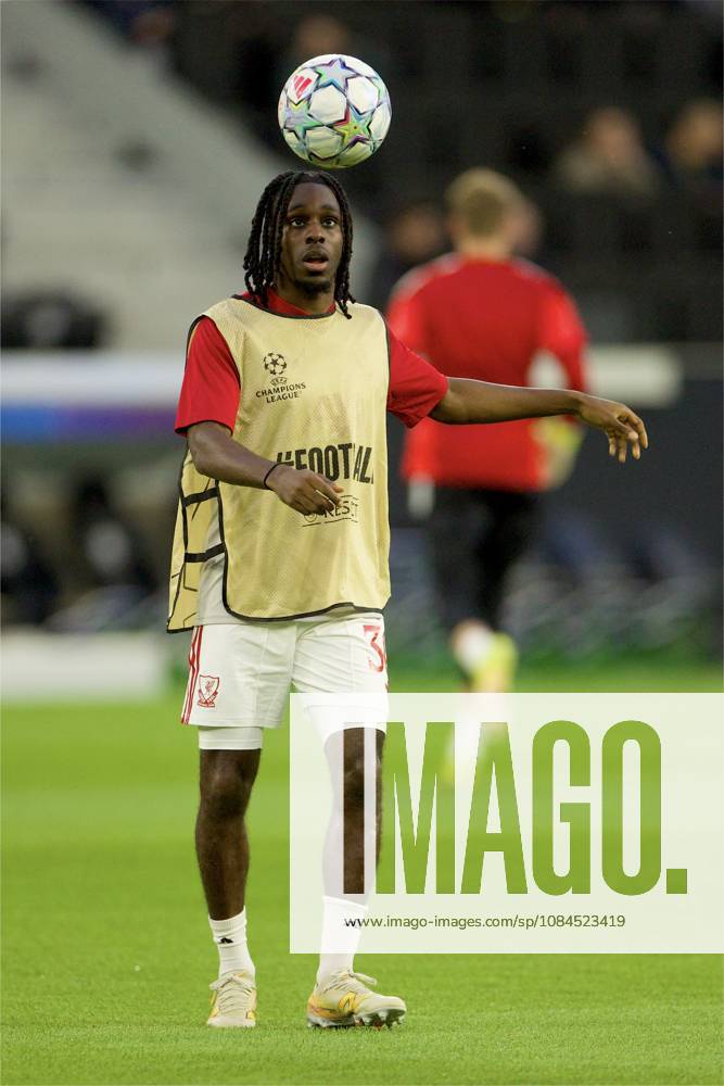 Football - UEFA Champions League - LASK v Liverpool FC LINZ, AUSTRIA - Wednesday, October 14, 2026: Liverpool s Jeremie Frimpong during the pre-match warm-up before the UEFA Champions League 2026 27 League Phase MD2 match between LASK and Liverpool FC at the Oberösterreich Arena. (Photo by David Rawcliffe Propaganda) LINZ Oberösterreich Arena UPPER AUSTRIA AUSTRIA