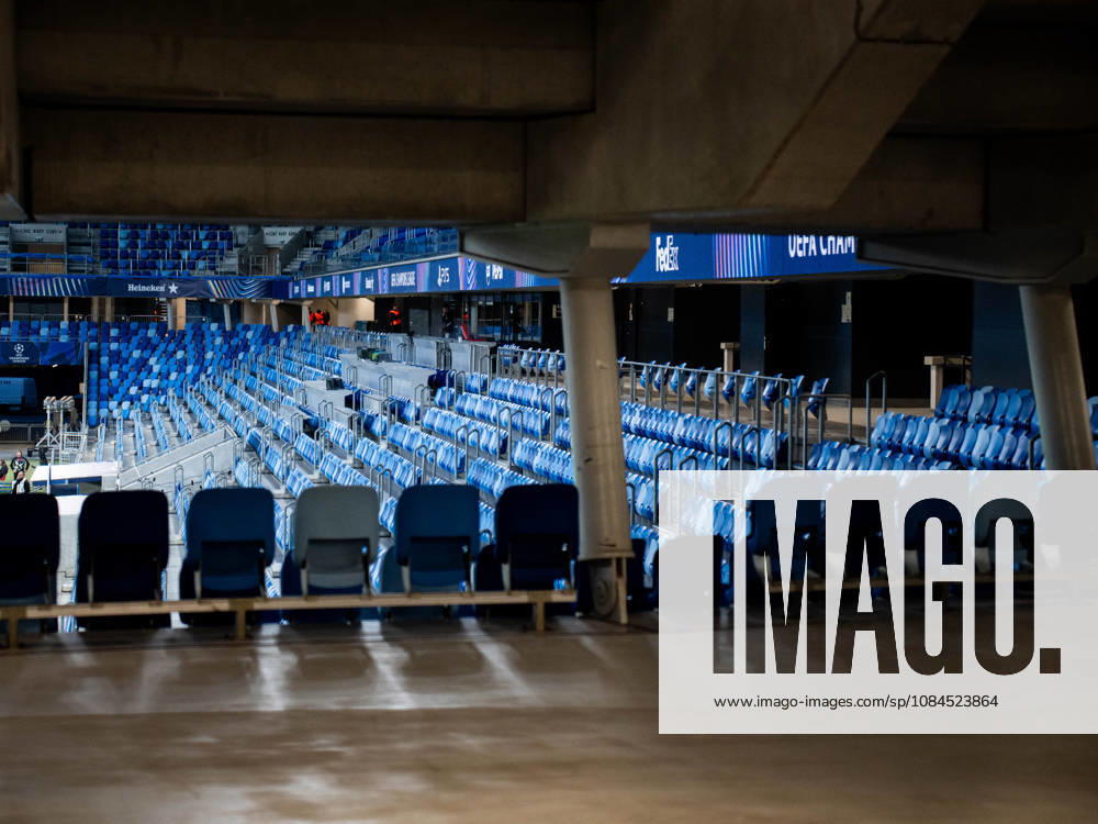 Champions League, 2. Spieltag, Å K Slovan Bratislava vs. VfB Stuttgart im Å tadion Tehelnà pole Narodný futbalový Å¡tadion Å tadion Tehelnà pole bevor die Tore aufgehen WICHTIGER HINWEIS: Gemäß den Vorgaben des DFB und der DFL ist es untersagt, in dem Stadion und oder vom Spiel angefertigte Fotoaufnahmen in Form von Sequenzbildern und oder videoähnlichen Fotostrecken zu verwerten bzw. verwerten zu lassen.