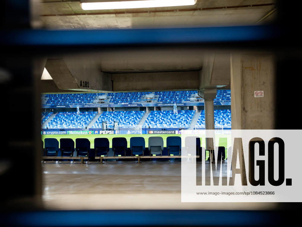 Champions League, 2. Spieltag, Å K Slovan Bratislava vs. VfB Stuttgart im Å tadion Tehelnà pole Narodný futbalový Å¡tadion Å tadion Tehelnà pole bevor die Tore aufgehen WICHTIGER HINWEIS: Gemäß den Vorgaben des DFB und der DFL ist es untersagt, in dem Stadion und oder vom Spiel angefertigte Fotoaufnahmen in Form von Sequenzbildern und oder videoähnlichen Fotostrecken zu verwerten bzw. verwerten zu lassen.