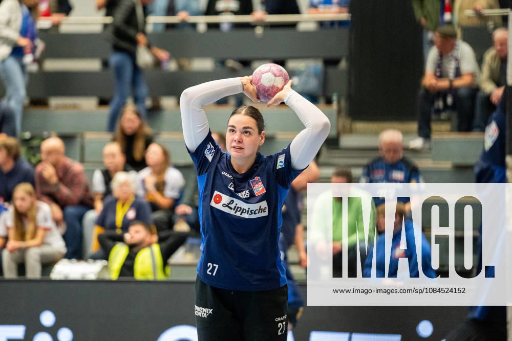 HSG Blomberg-Lippe (GER) vs. HC Leipzig (GER), Handball, 1. Handball Bundesliga Frauen, Spieltag 6, Saison 2026 2027, Blomberg, 14.10.26 Lara Lepschi (HSG Blomberg-Lippe, 27) beim Aufwearmen Blomberg Synflex-Arena an der Ulmenallee Deutschland