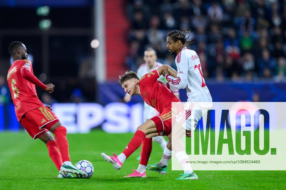 SOCCER - UEFA CL, LASK vs Liverpool LINZ,AUSTRIA,14.OCT.26 - SOCCER - UEFA Champions League, Linzer ASK vs Liverpool FC. Image shows Krystof Danek (LASK) and Bradley Barcola (Liverpool). GEPAxpictures xChristianxMoser