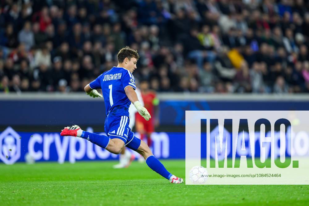 SOCCER - UEFA CL, LASK vs Liverpool LINZ,AUSTRIA,14.OCT.26 - SOCCER - UEFA Champions League, Linzer ASK vs Liverpool FC. Image shows Lukas Jungwirth (LASK). GEPAxpictures xChristianxMoser