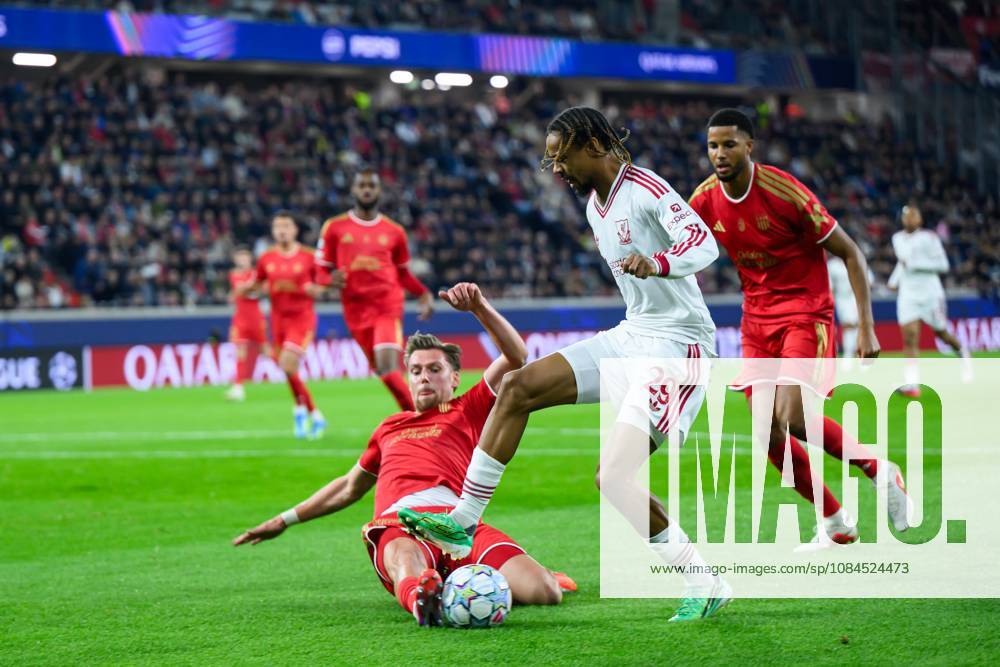 SOCCER - UEFA CL, LASK vs Liverpool LINZ,AUSTRIA,14.OCT.26 - SOCCER - UEFA Champions League, Linzer ASK vs Liverpool FC. Image shows Bradley Barcola (Liverpool) and Kasper Joergensen (LASK). GEPAxpictures xChristianxMoser