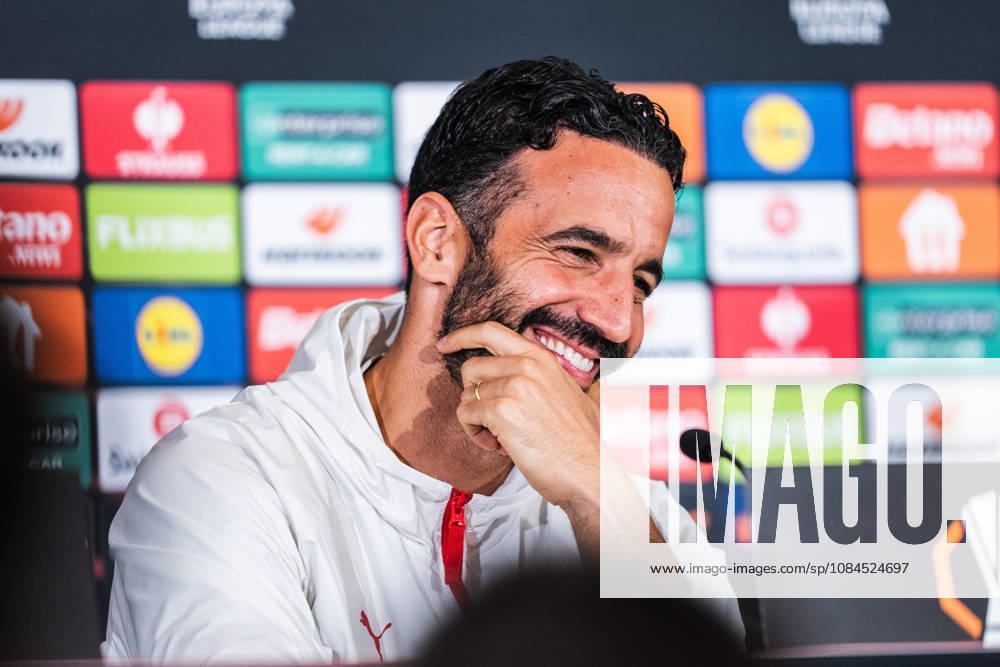 SOCCER - UEFA EL, RBS vs Milan SALZBURG,AUSTRIA,14.OCT.26 - SOCCER - UEFA Europa League, Red Bull Salzburg vs AC Milan, preview, press conference, PK, Pressekonferenz Milan. Image shows head coach Ruben Amorin (Milan). GEPAxpictures Arellano